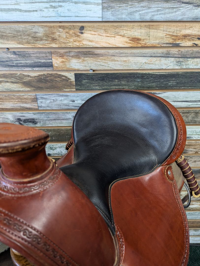 USED Crest Ridge Saddlery Sentry Lite Trail Saddle 16" Brown