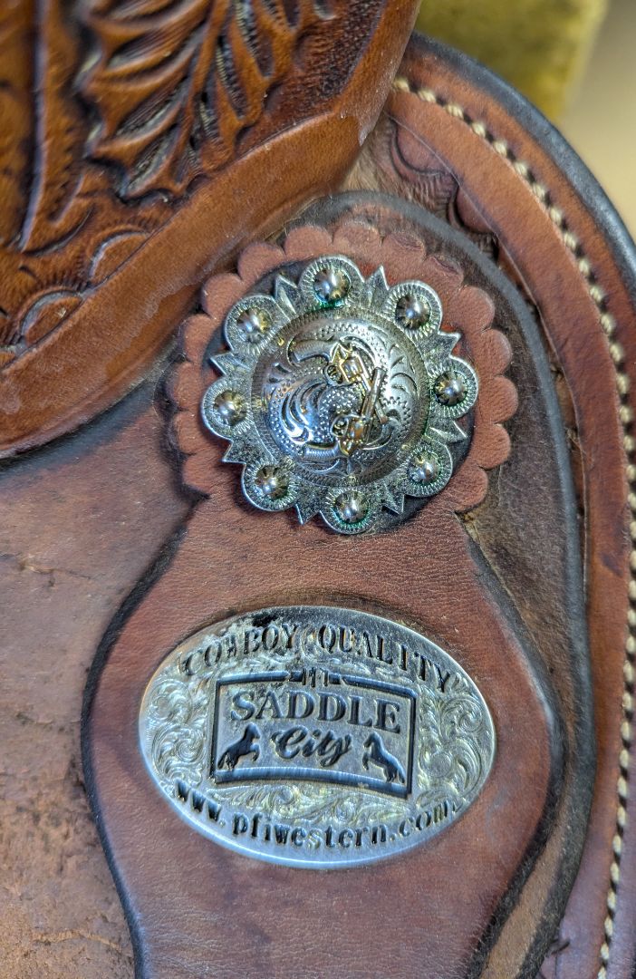 USED Cox Performance Floral Tooled Western Mounted Shooting/Barrel Saddle 15.5" Medium Oil