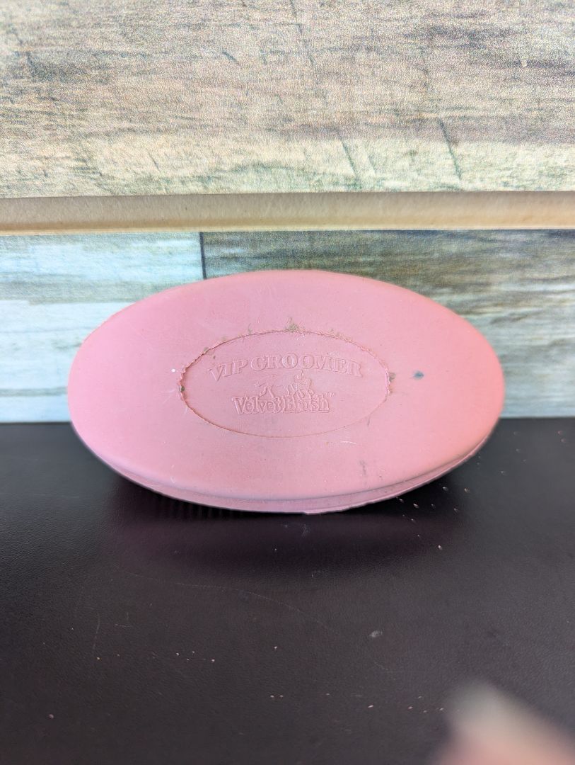 USED VIP Groomer Rubber Face Curry  Pink