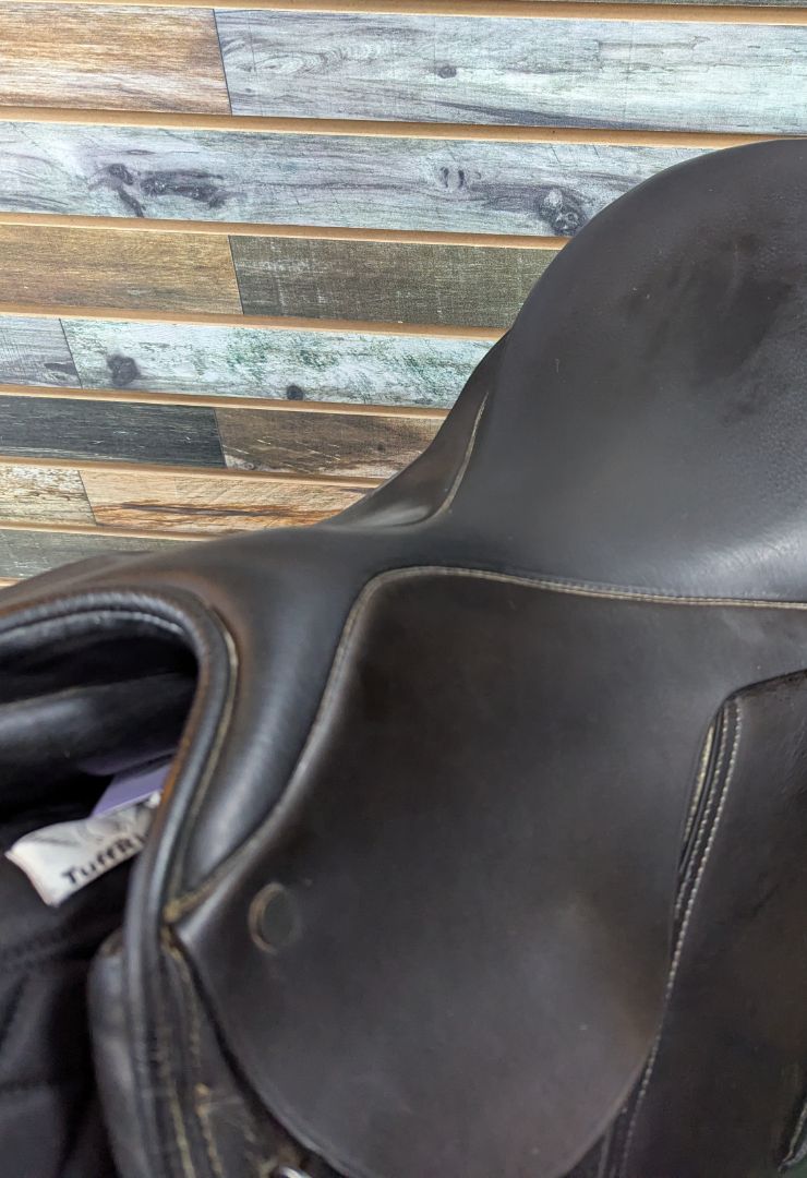 USED Collegiate Dressage Saddle 17" Black