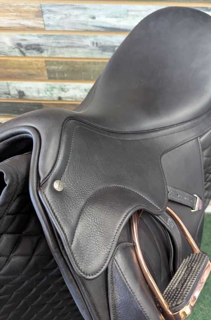 USED Bates Luxe Leather Dressage Saddle 18” Black