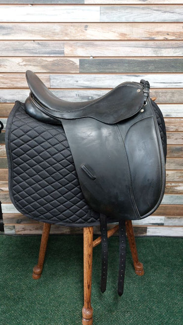 USED County Competitor Dressage Saddle 17.5” Black