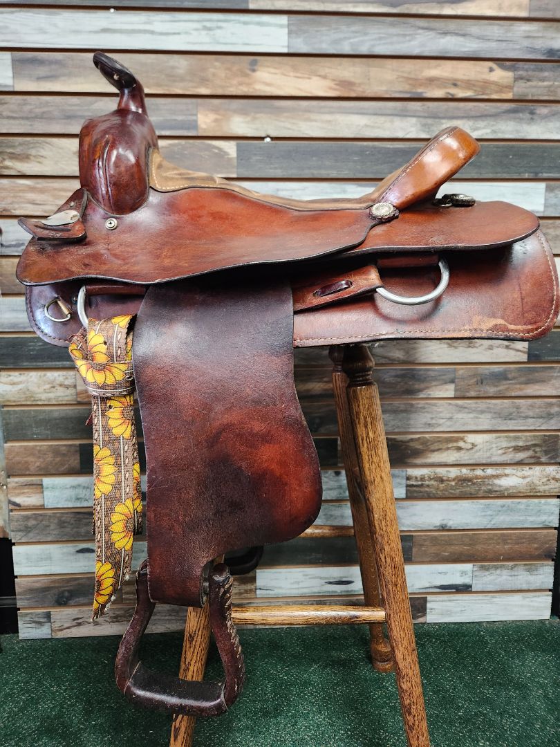 USED Western Ranch Saddle 16" Medium Oil