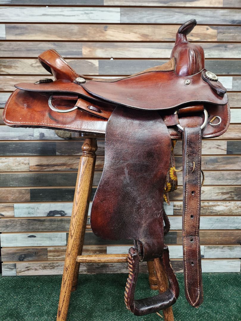 USED Western Ranch Saddle 16" Medium Oil