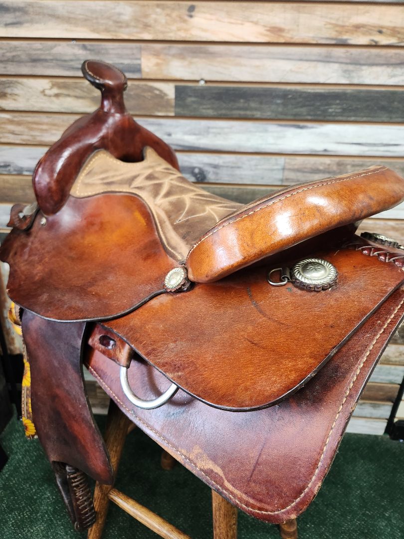 USED Western Ranch Saddle 16" Medium Oil