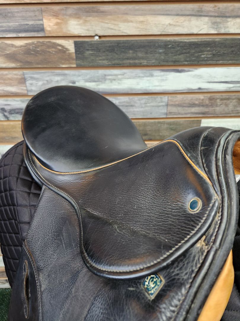 USED Stubben Dressage Saddle with Wide Gullet 17” Black