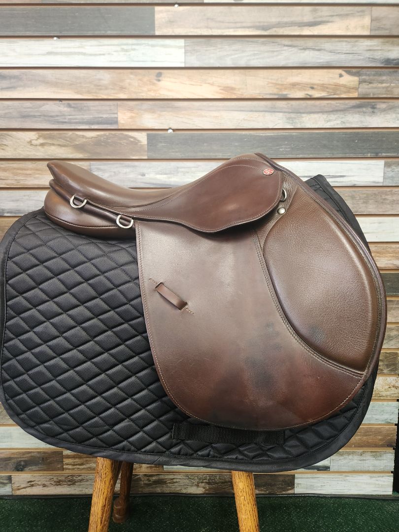 USED Courbette Jump Saddle 16.5” Brown