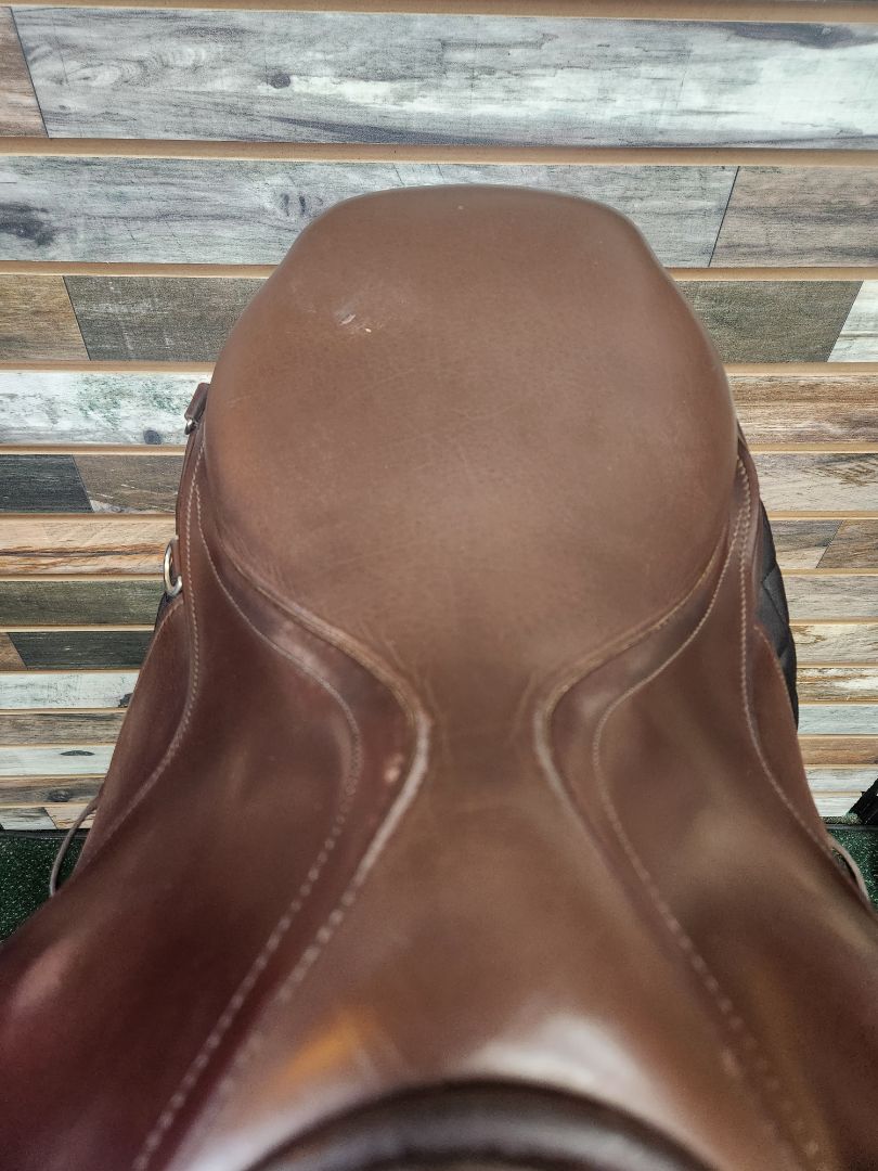 USED Courbette Jump Saddle 16.5” Brown