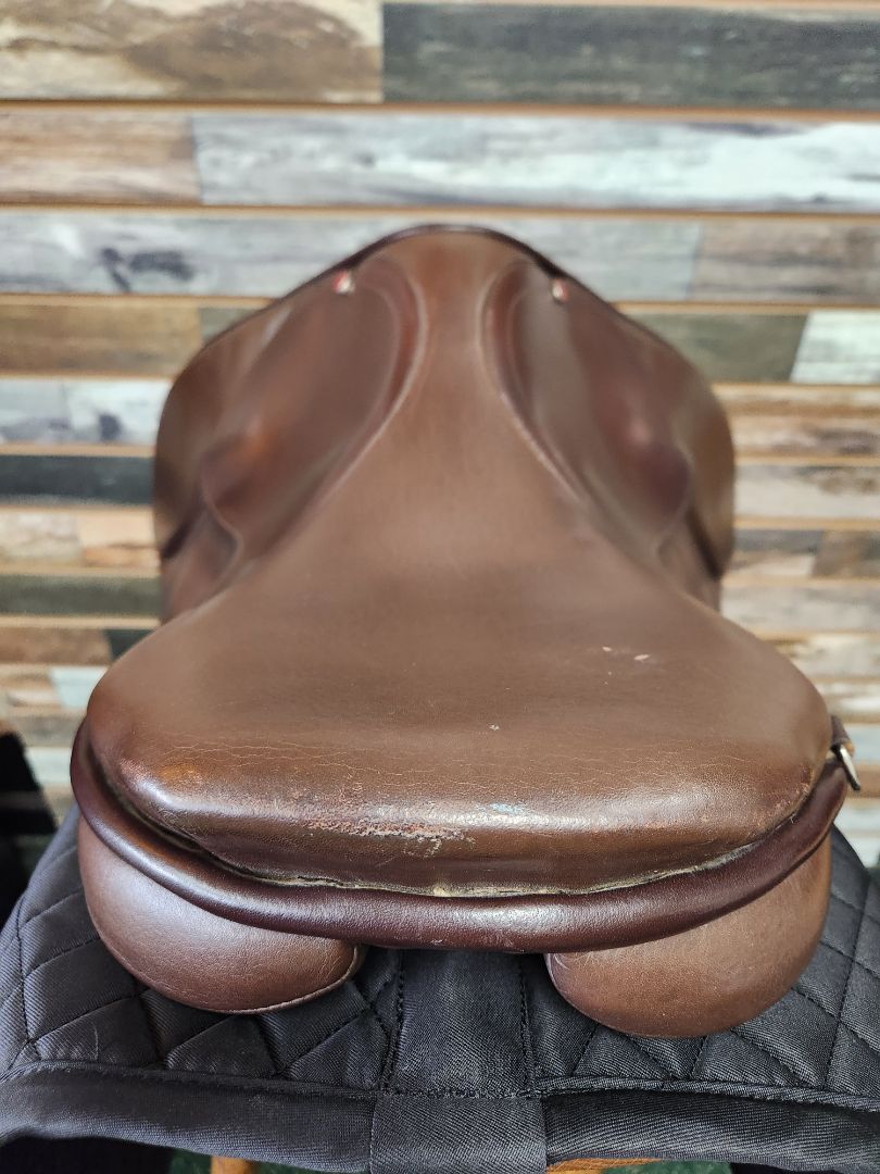USED Courbette Jump Saddle 16.5” Brown