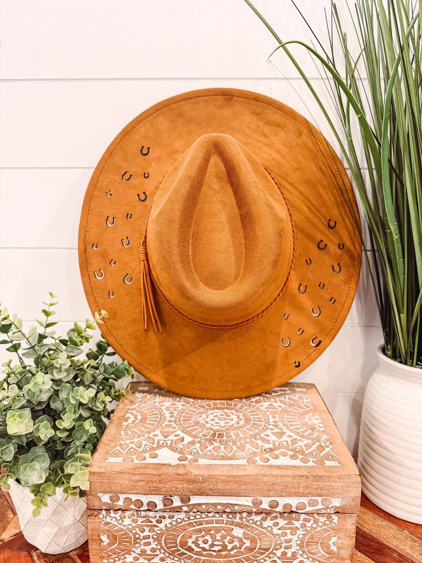 Horseshoe Cutout Hat