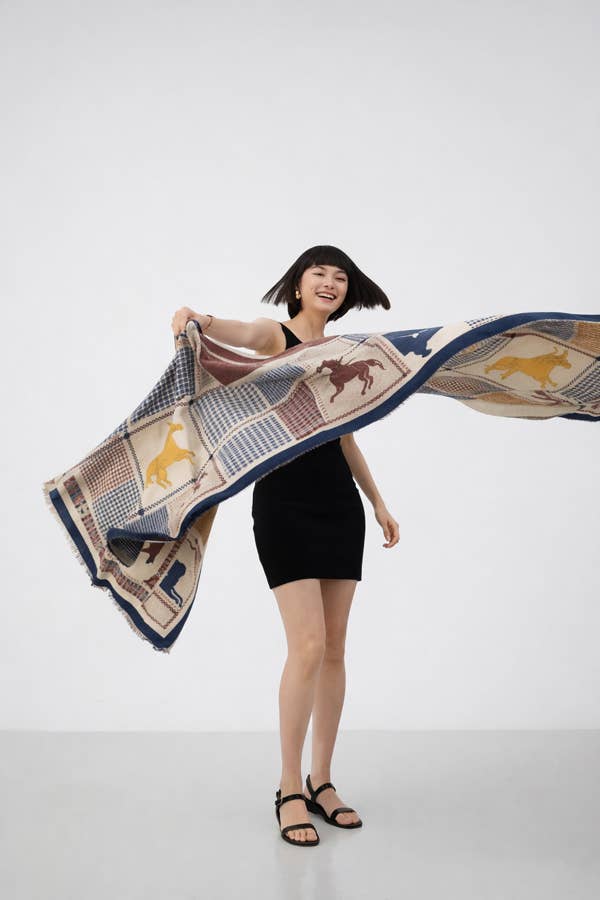 Blue Equine Rearing Reversible Wrap