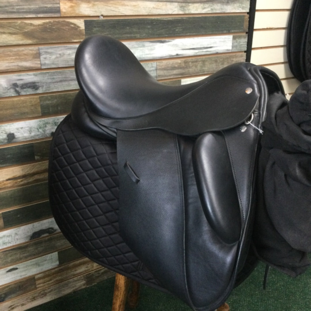 USED Custom Saddlery Dressage Saddle Wolfgang Solo Signature 17.5” Black