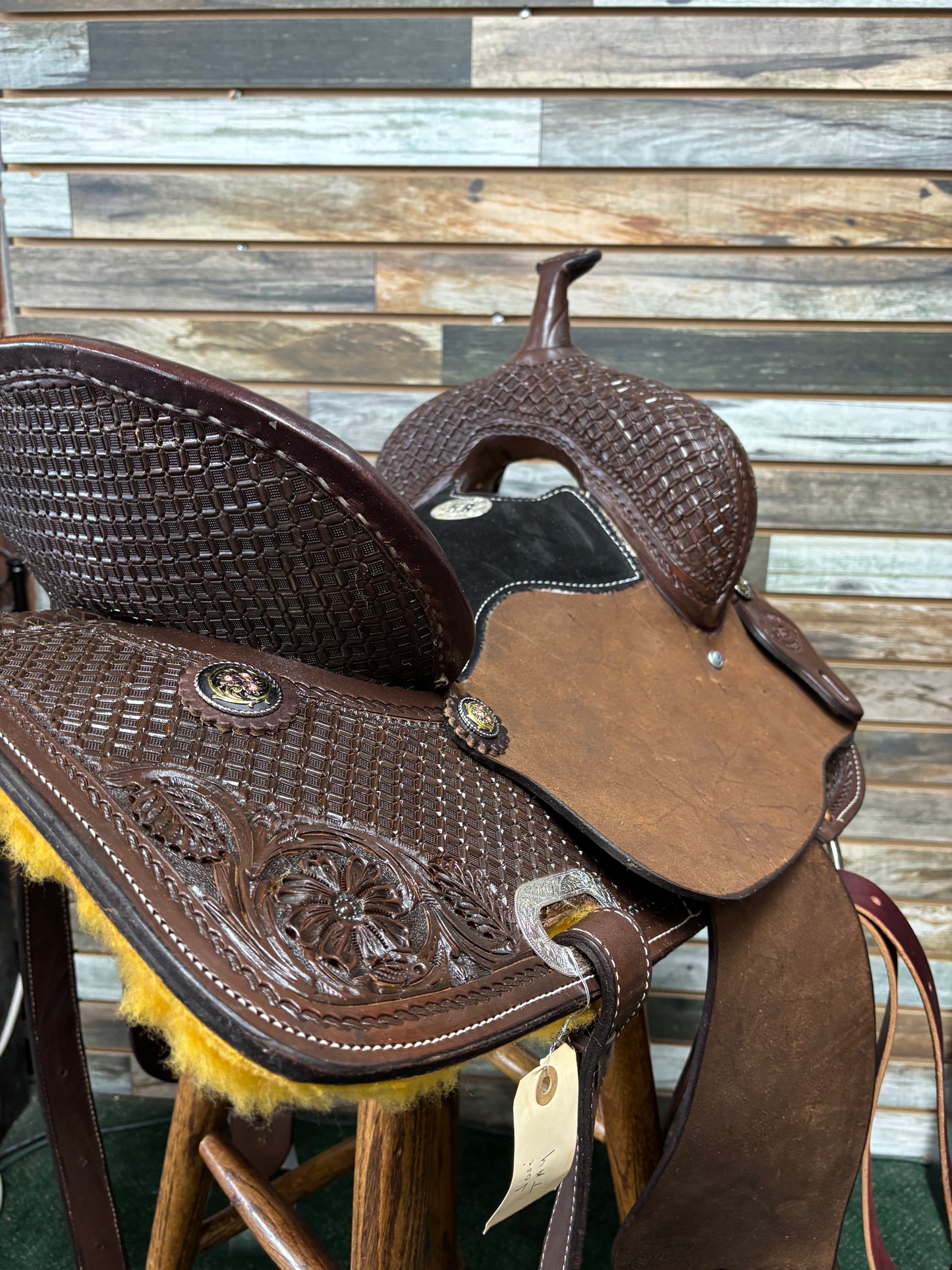 14.5" HR Hand-Tooled Barrel Saddle