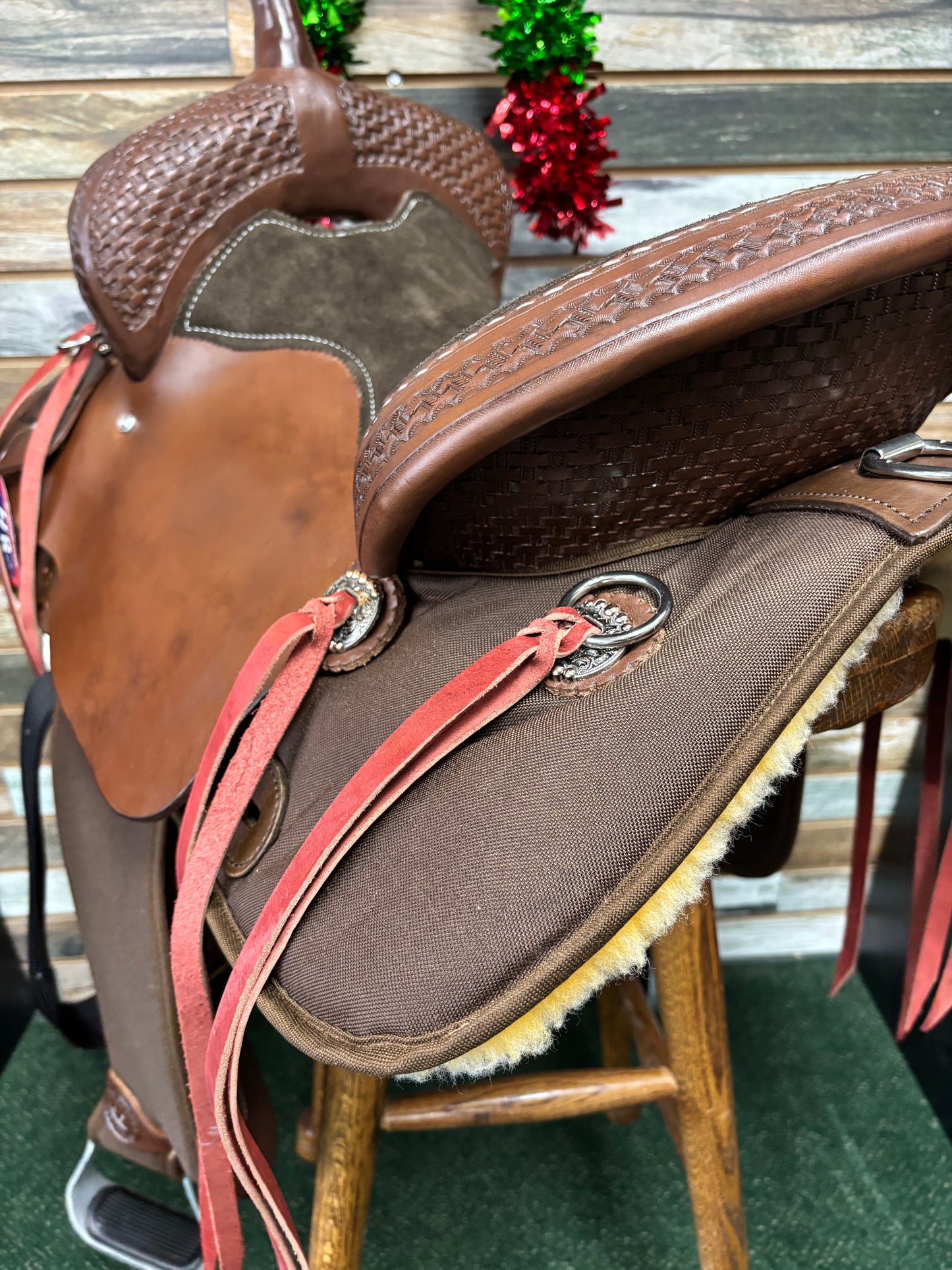 HR Condura Trail Saddle – 16"