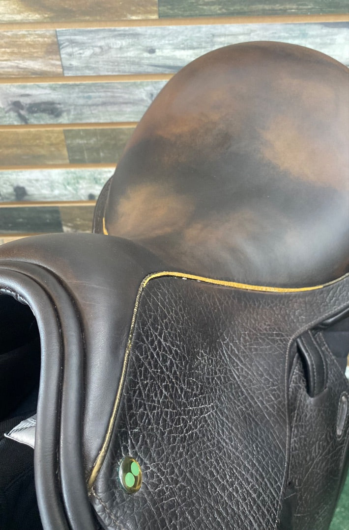 USED Takt Dressage Saddle 17.5” Brown
