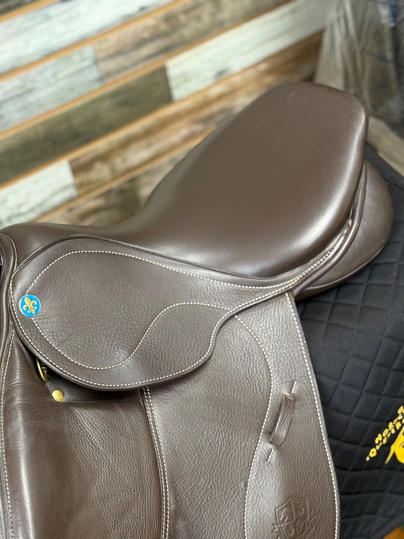 USED Philippe Fontaine Lyon H/J Saddle | 17" Seat, 6" Gullet