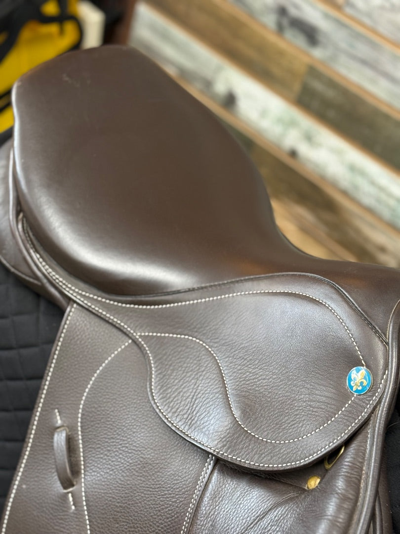 USED Philippe Fontaine Lyon H/J Saddle | 17" Seat, 6" Gullet