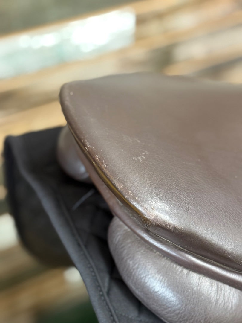 USED Philippe Fontaine Lyon H/J Saddle | 17" Seat, 6" Gullet