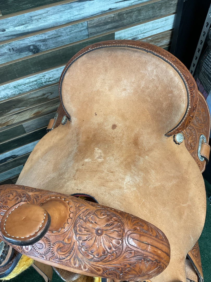 USED Hilason Barrel Saddle 15" Light Oil