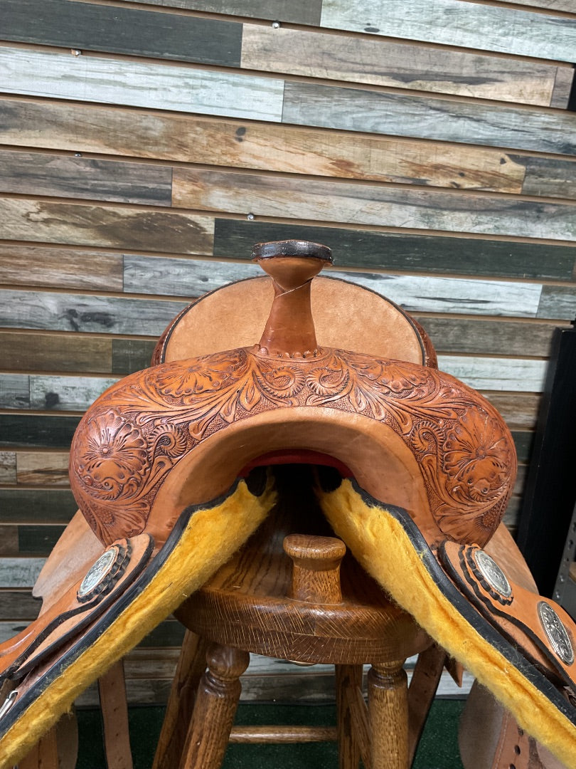 USED Hilason Barrel Saddle 15" Light Oil