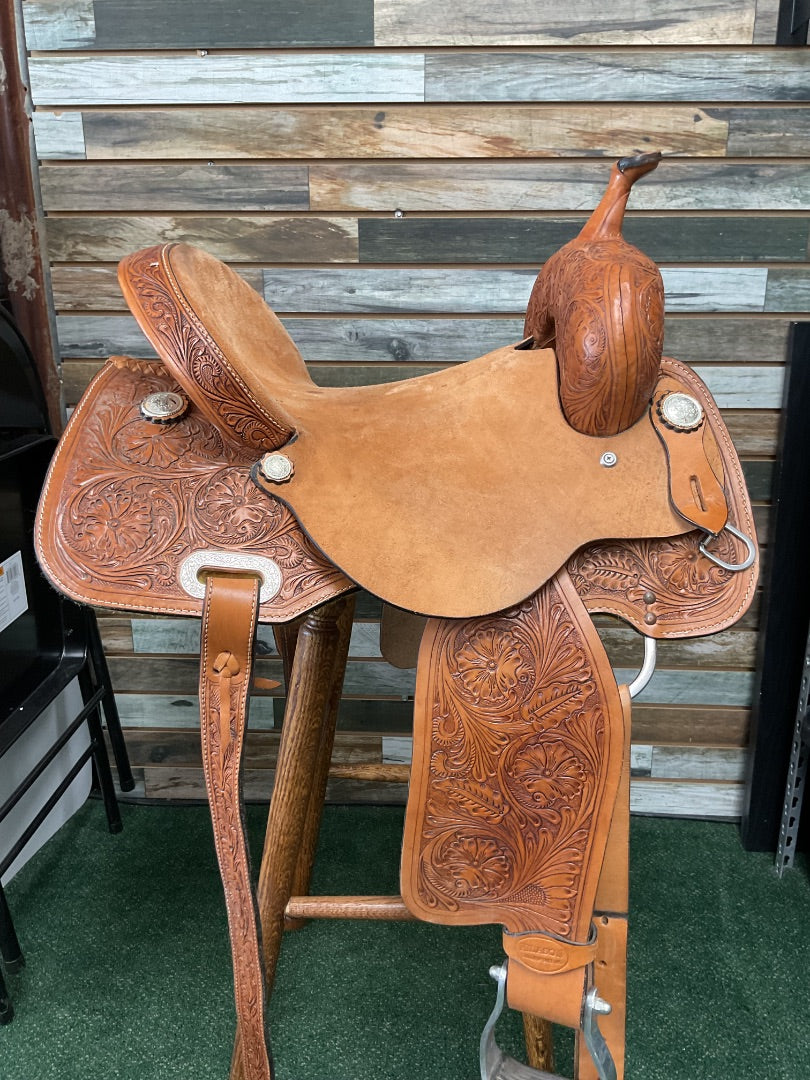 USED Hilason Barrel Saddle 15" Light Oil