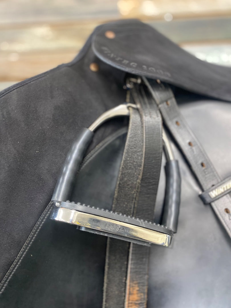 USED Wintec 2000 AP English Saddle 17” Black