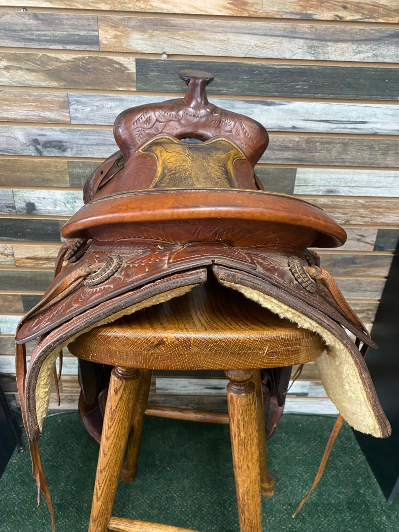 USED Western Ranch/Pleasure Floral Tooled Saddle 15" Seat 8" Gullet