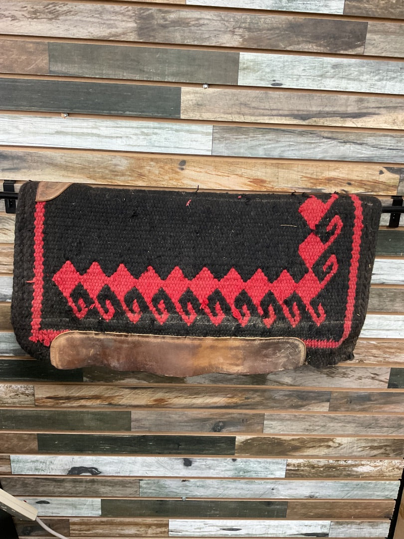 USED Weaver Western Saddle Pad Red/Black