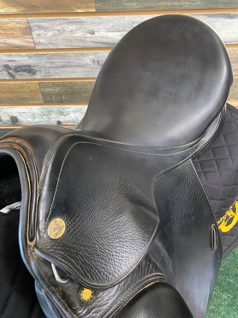 USED Prestige Dressage Saddle 17" Black