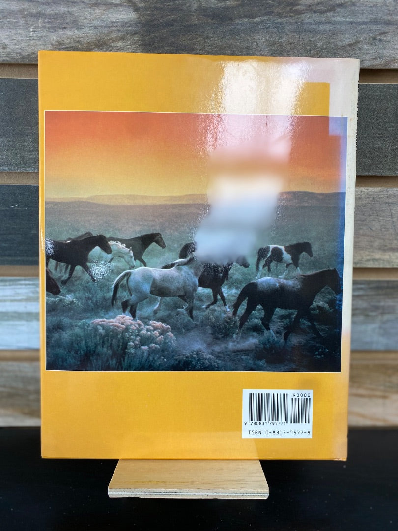 USED "The World of Nature Horses": Moira Duggan