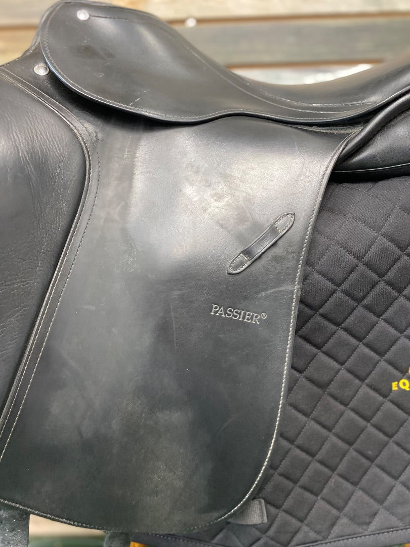 USED Passier Compact Dressage Saddle 17"