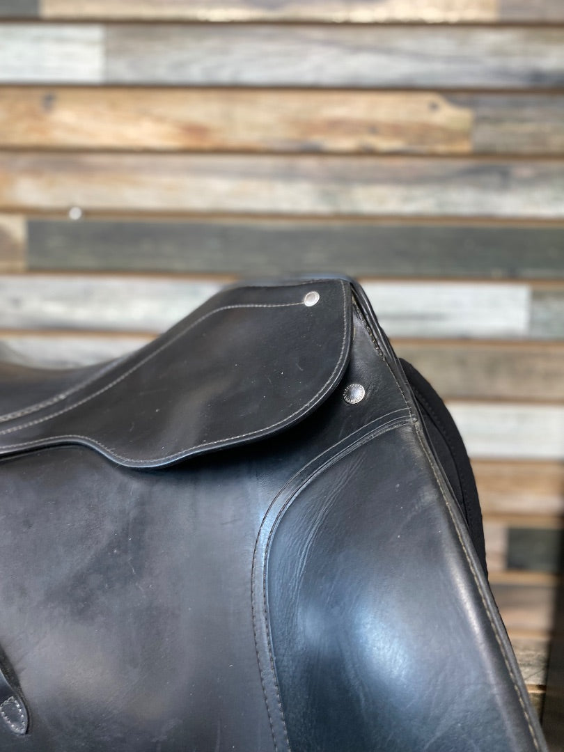 USED Passier Compact Dressage Saddle 17"