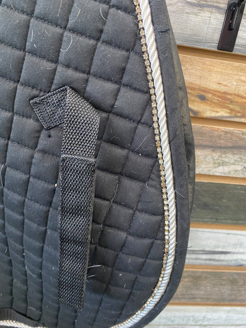 USED PRI AP Pad Horse Black | White Piping