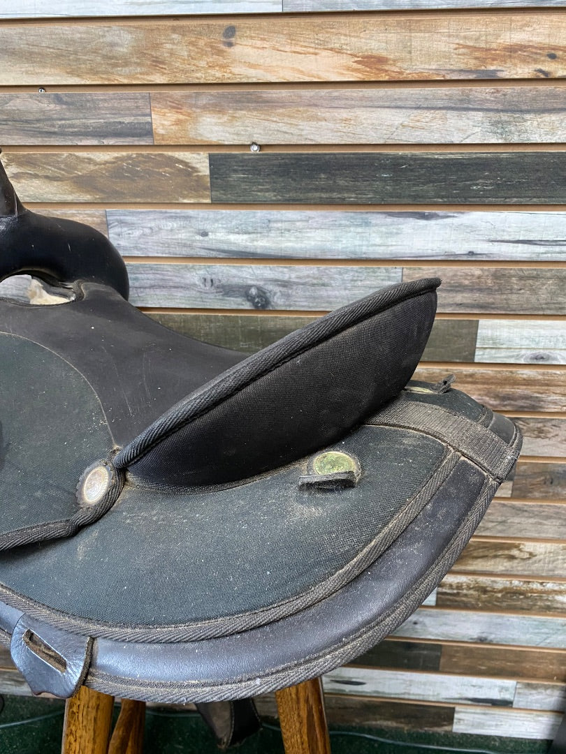 USED Abetta Round Skirt Synthetic Saddle 17" Black