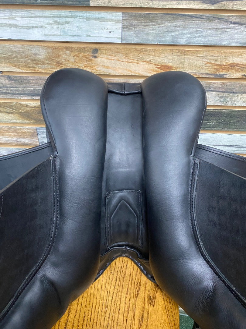 USED M. Toulouse Aachen Dressage Saddle Genesis Adjustable Tree 17.5" Black