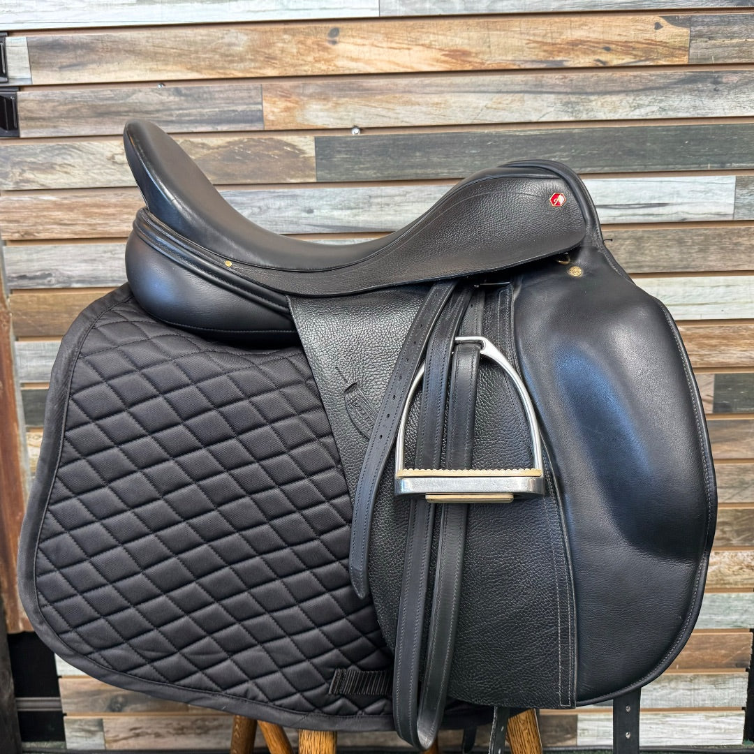 USED Albion Augusta Ultima SLK 2 Dressage Saddle 18” Black