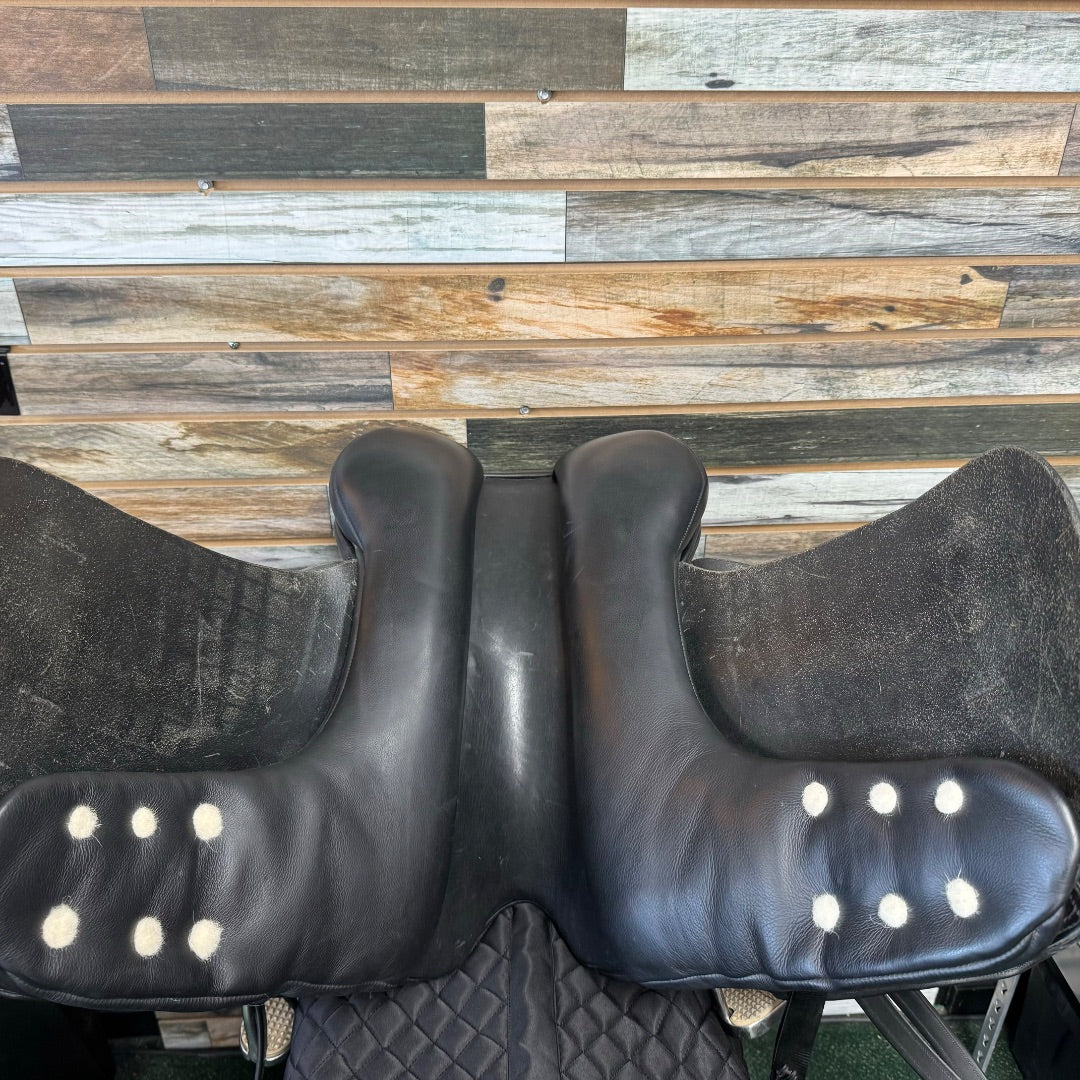 USED Albion Augusta Ultima SLK 2 Dressage Saddle 18” Black