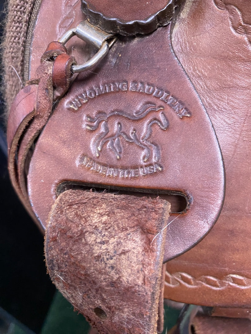 USED Wyoming Saddlery Trail Saddle 17 1/2" Seat, 7" Gullet Medium Oil