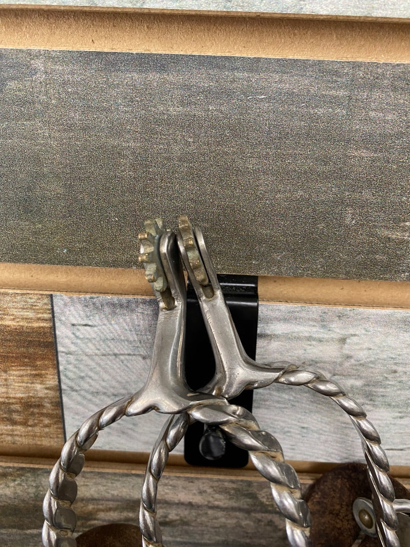 USED Golden Horseshoe Equestrian Western Rope Twist Pattern Rowel Spurs With Straps Medium Silver/Brown