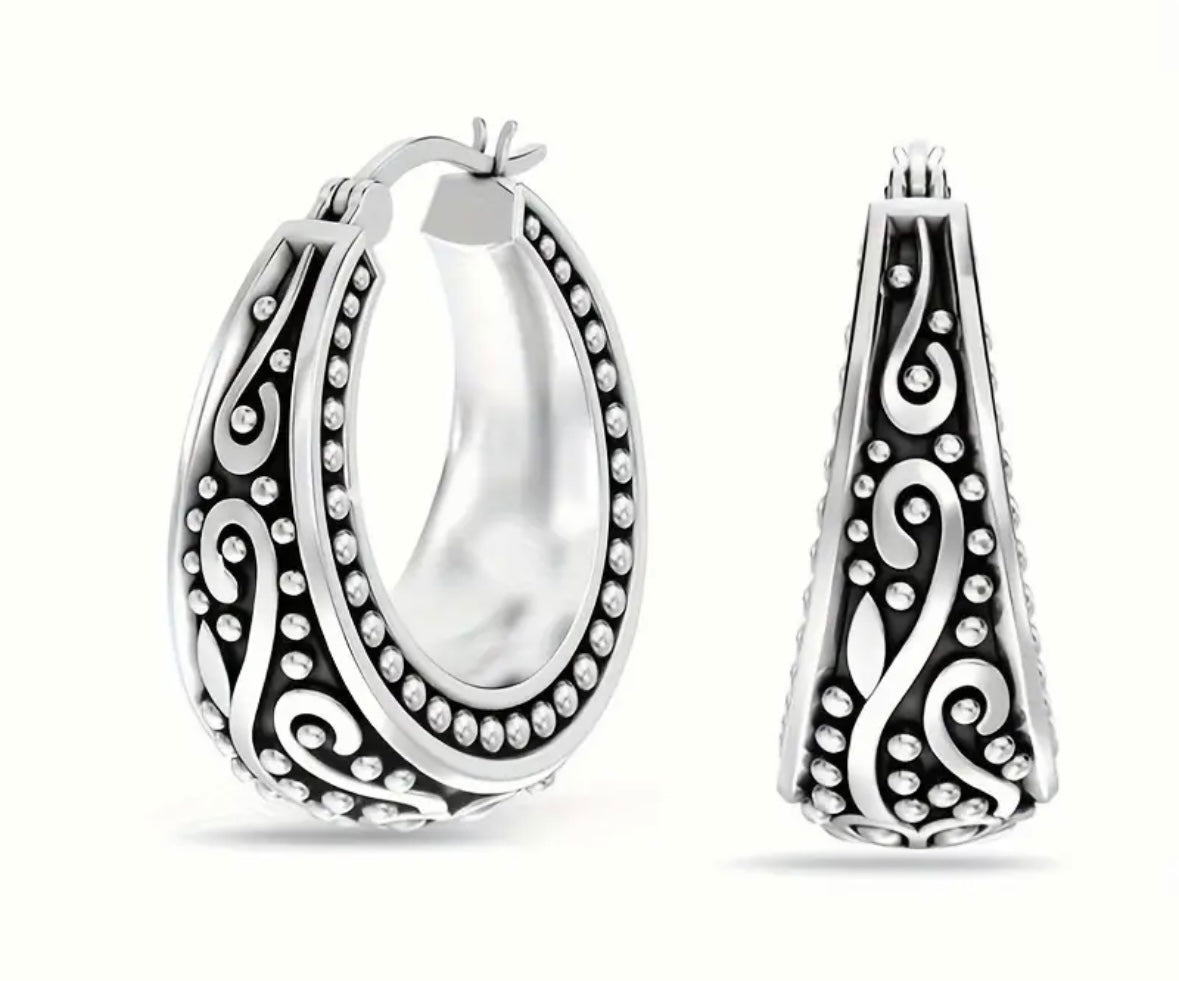 Classic Style Hoop Earrings with Vintage Design