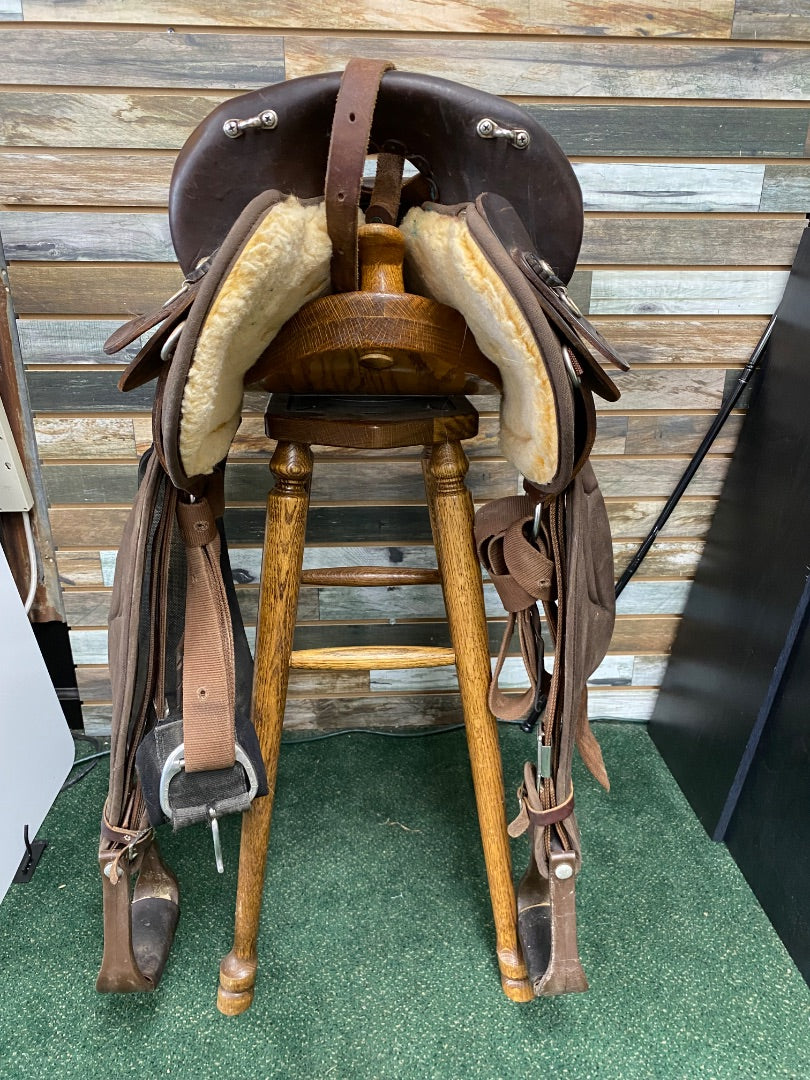 USED Big Horn Cordura Endurance Saddle | 15.5" D/O with ProChoice Neoprene Cinch 34"