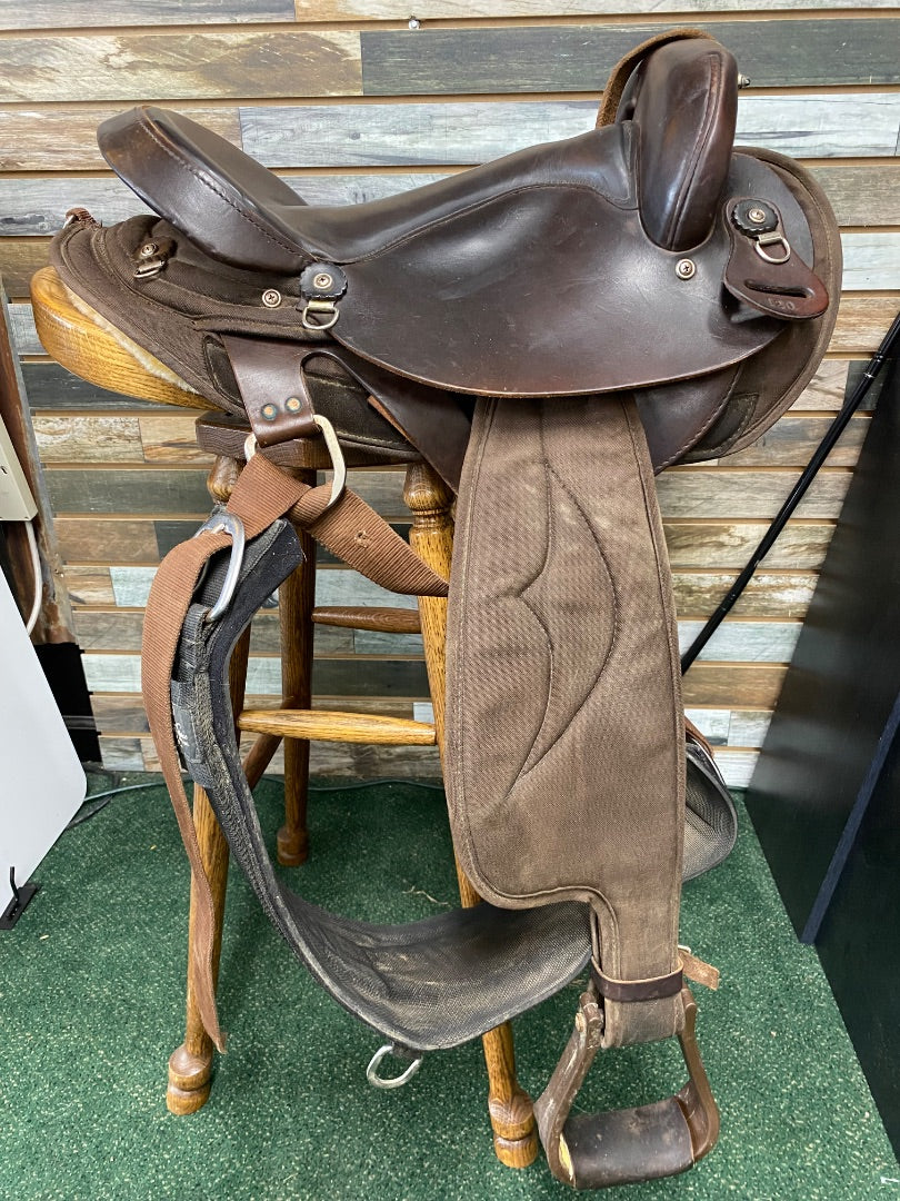 USED Big Horn Cordura Endurance Saddle | 15.5" D/O with ProChoice Neoprene Cinch 34"