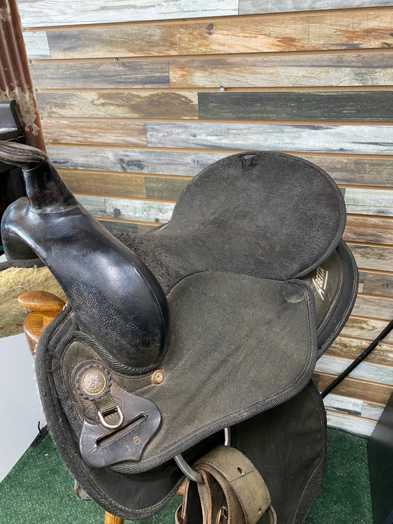 USED Abetta Syntheic Trail Saddle 16" Black