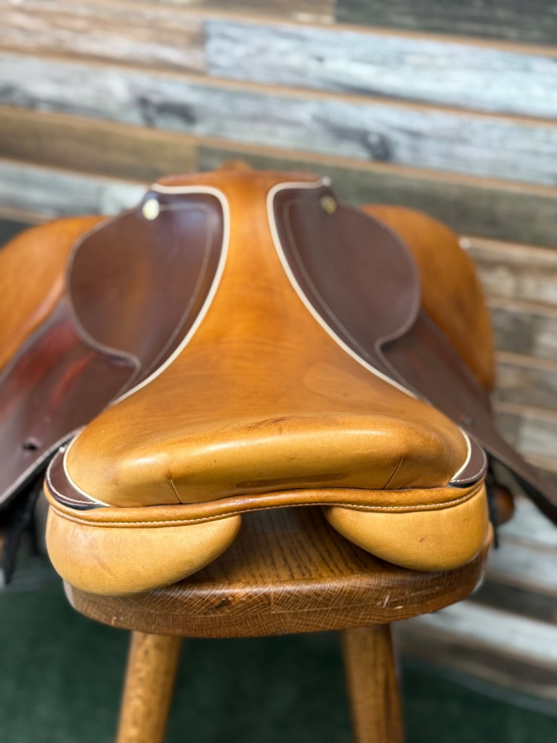 USED 17" M. Toulouse Two-Toned Hunter/Jumper Saddle