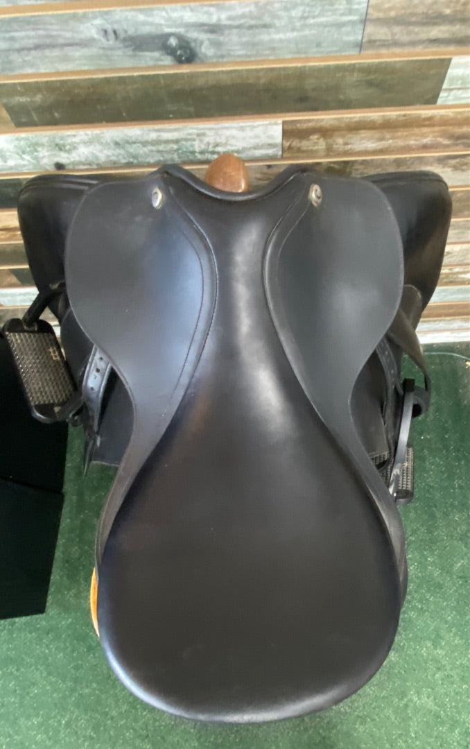 USED Collegiate All Purpose Saddle with Stirrups and Stirrup Leathers 16.5 Black