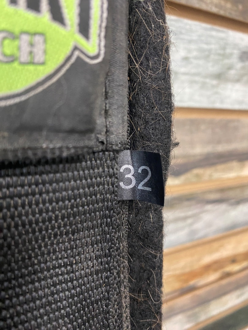 USED Weaver Felt Smart Cinch 32" Black