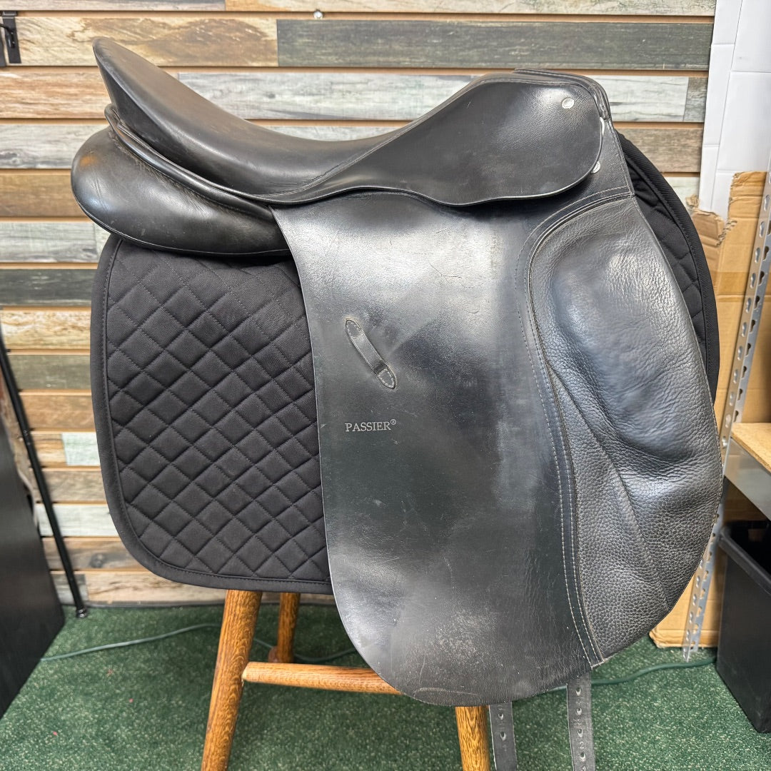 USED G. Passier & Sohn Hannover GG Extra Dressage Saddle w/ Cover 18" Black
