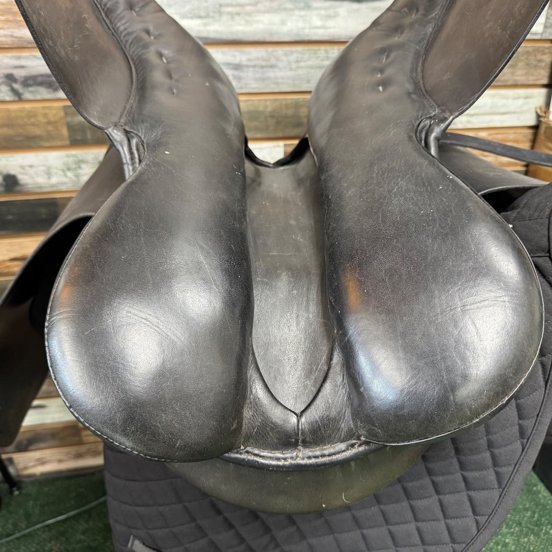 USED G. Passier & Sohn Hannover GG Extra Dressage Saddle w/ Cover 18" Black