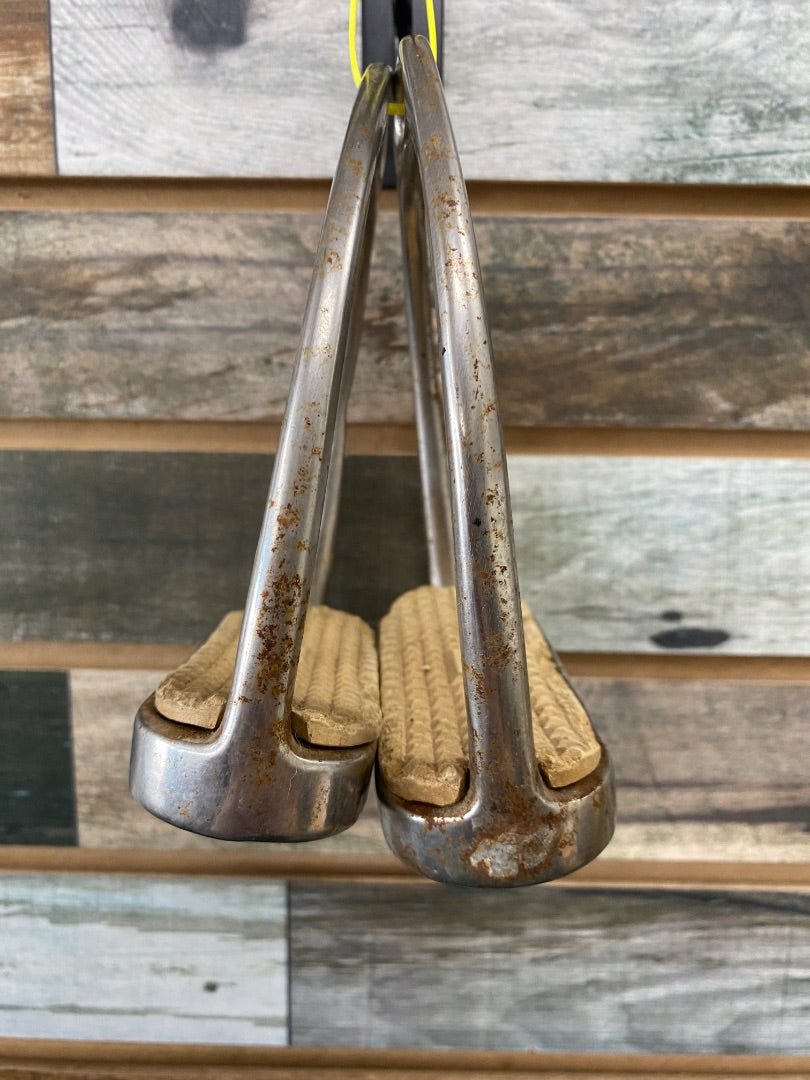 USED English Fillis Stirrup Irons 5"