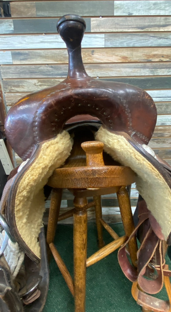 USED Coats Saddlery Cutting Saddle 17.5" Seat 6.5" Gullet Medium Oil